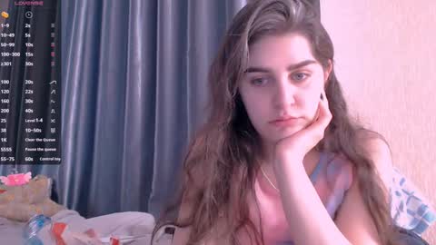 Snapshot of roselina_ chatting on 02-14-25, 07:59 Rose online show from 02-14-25, 07:59