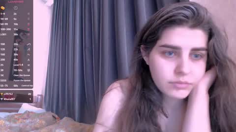 Snapshot of roselina_ chatting on 02-21-25, 10:50 Rose online show from 02-21-25, 10:50