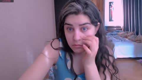 Snapshot of roselina_ chatting on 03-06-25, 06:30 Rose online show from 03-06-25, 06:30