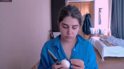 Snapshot of roselina_ chatting on 03-09-25, 06:50 Rose online show from 03-09-25, 06:50