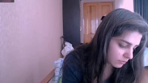 Snapshot of roselina_ chatting on 03-11-25, 06:10 Rose online show from 03-11-25, 06:10