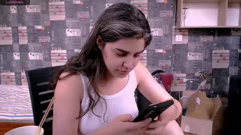 Snapshot of roselina_ chatting on 09-18-25, 08:49 Rose online show from 09-18-25, 08:49