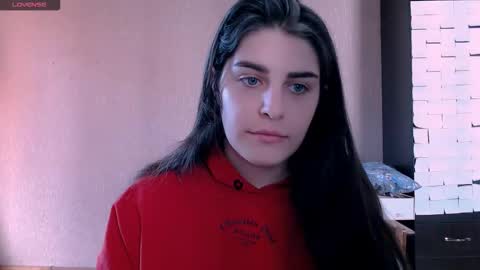 Snapshot of roselina_ chatting on 10-19-25, 10:27 Rose online show from 10-19-25, 10:27