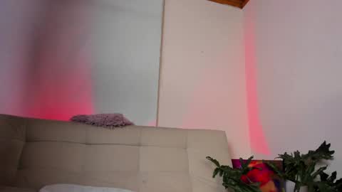 Snapshot of roselinedior chatting on 12-23-24, 04:50 Lyla OF roselinedior online show from 12-23-24, 04:50