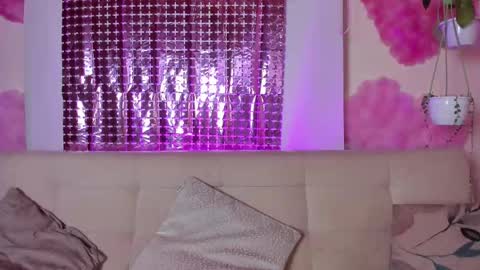 Snapshot of roselinedior chatting on 02-18-25, 05:10 Lyla OF roselinedior online show from 02-18-25, 05:10