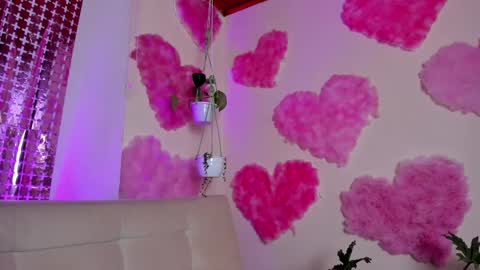 Snapshot of roselinedior chatting on 02-18-25, 08:14 Lyla OF roselinedior online show from 02-18-25, 08:14