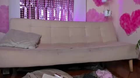 Snapshot of roselinedior chatting on 02-18-25, 11:30 Lyla OF roselinedior online show from 02-18-25, 11:30