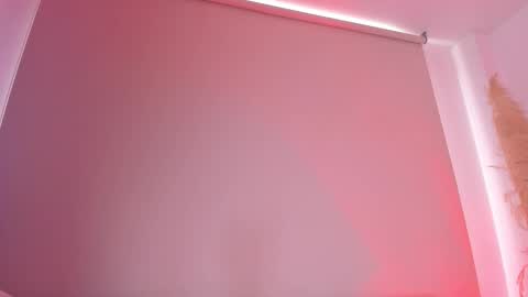 Snapshot of roselinedior chatting on 09-12-25, 02:39 Lyla OF roselinedior online show from 09-12-25, 02:39