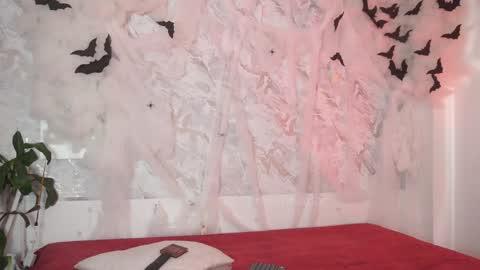 Snapshot of roselinedior chatting on 10-25-25, 04:13 Lyla OF roselinedior online show from 10-25-25, 04:13