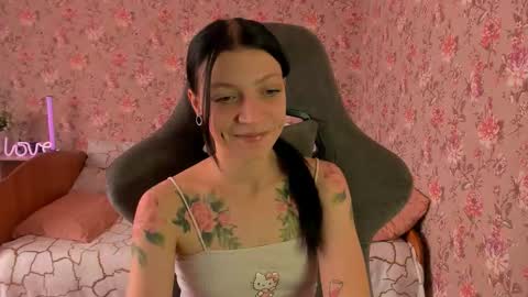 Lola online show from 10-20-25, 06:25