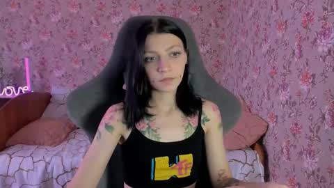 Lola online show from 10-26-25, 05:02