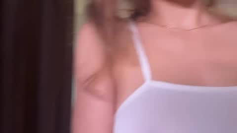 Roselyn  online show from 06-13-26, 04:27