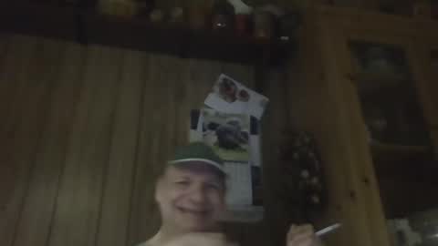 roses2u1958 online show from 12-18-24, 04:20