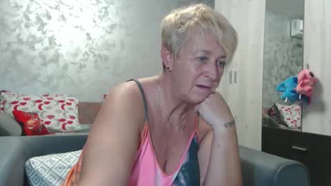 Lovepinklilly online show from 09-25-25, 05:16