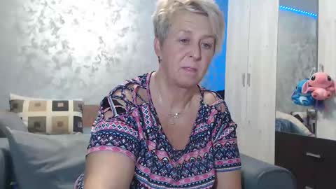 Lovepinklilly online show from 11-13-25, 06:40