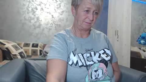 Snapshot of roses_and_lillies chatting on 02-18-26, 06:15 Lovepinklilly online show from 02-18-26, 06:15