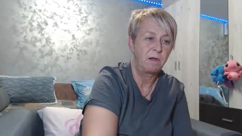 Snapshot of roses_and_lillies chatting on 02-22-26, 04:38 Lovepinklilly online show from 02-22-26, 04:38