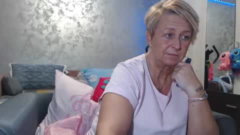 Snapshot of roses_and_lillies chatting on 03-05-26, 06:15 Lovepinklilly online show from 03-05-26, 06:15