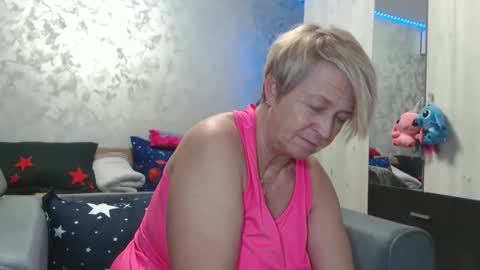 Snapshot of roses_and_lillies chatting on 03-24-26, 06:35 Lovepinklilly online show from 03-24-26, 06:35