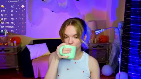 Sweety Kate online show from 10-28-25, 05:00