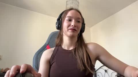 Snapshot of rosettadingson chatting on 06-16-26, 10:18 Rina online show from 06-16-26, 10:18