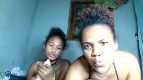 Snapshot of rosia22 chatting on 09-22-25, 11:51 rosia22 online show from 09-22-25, 11:51