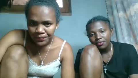 Snapshot of rosia22 chatting on 10-30-25, 06:04 rosia22 online show from 10-30-25, 06:04