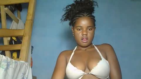 Snapshot of rosia22 chatting on 11-04-25, 11:09 rosia22 online show from 11-04-25, 11:09