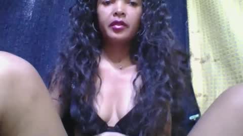 rosia685234 online show from 09-17-25, 07:54