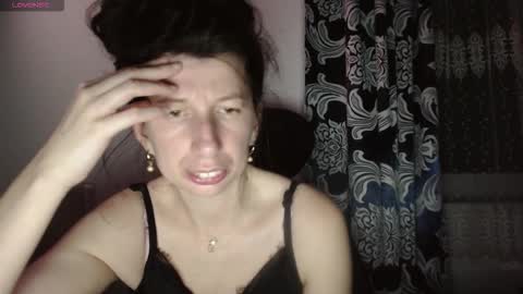 RosieHayes online show from 11-26-25, 09:27