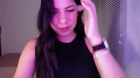 rosiehw online show from 12-22-25, 04:09