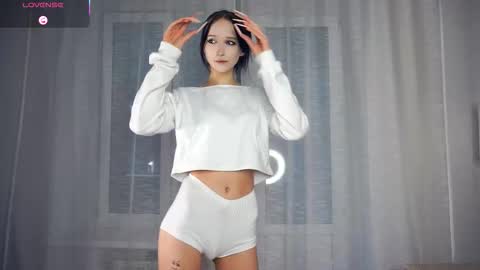 Edwina online show from 10-17-25, 05:10