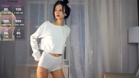 Edwina online show from 10-19-25, 04:46