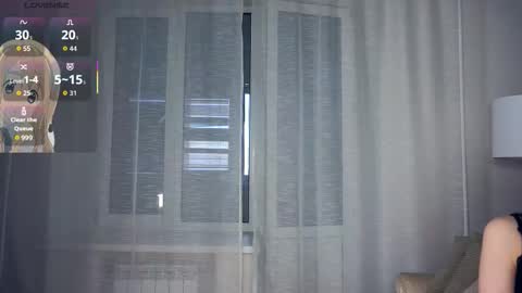 Edwina online show from 10-27-25, 04:27