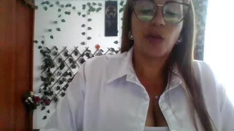 Rossana  online show from 12-15-25, 07:29