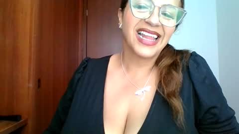 Snapshot of rossanalionheart chatting on 03-27-26, 01:00 Rossana online show from 03-27-26, 01:00