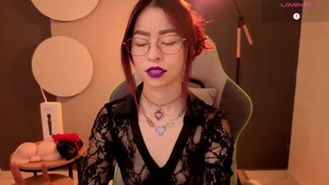 Miss Rosse online show from 02-13-26, 01:51