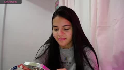 Snapshot of rossebunny25 chatting on 09-30-25, 02:00 Rosse online show from 09-30-25, 02:00