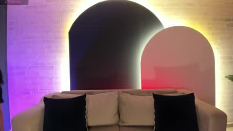 Snapshot of rossierhoades chatting on 01-11-25, 11:23 Rossie Rhoades online show from 01-11-25, 11:23