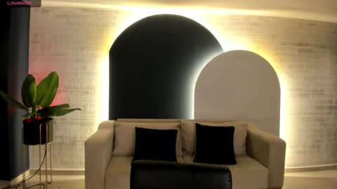 Snapshot of rossierhoades chatting on 02-09-25, 09:16 Rossie Rhoades online show from 02-09-25, 09:16