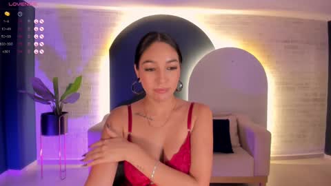 Snapshot of rossierhoades chatting on 02-16-25, 11:37 Rossie Rhoades online show from 02-16-25, 11:37
