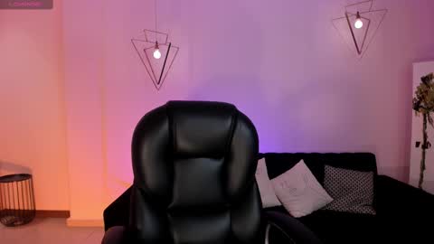 Snapshot of rossierhoades chatting on 03-12-25, 12:15 Rossie Rhoades online show from 03-12-25, 12:15