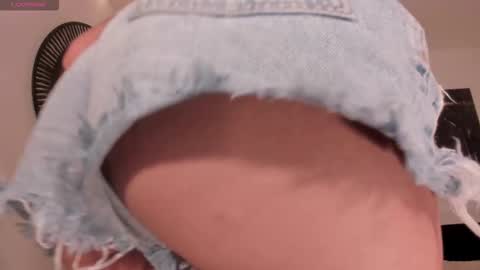 Snapshot of rossirivers chatting on 02-11-26, 08:03 Rossie Rivers online show from 02-11-26, 08:03