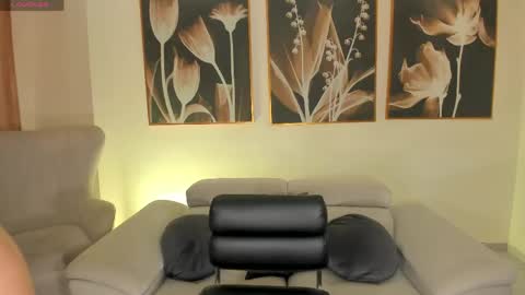 Snapshot of rossirivers chatting on 03-23-26, 07:40 Rossie Rivers online show from 03-23-26, 07:40