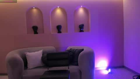 Snapshot of rossirivers chatting on 03-28-26, 11:43 Rossie Rivers online show from 03-28-26, 11:43