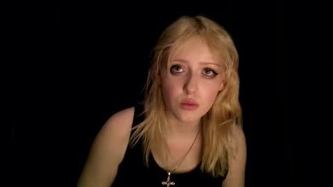 rosy_petal online show from 10-16-25, 05:58