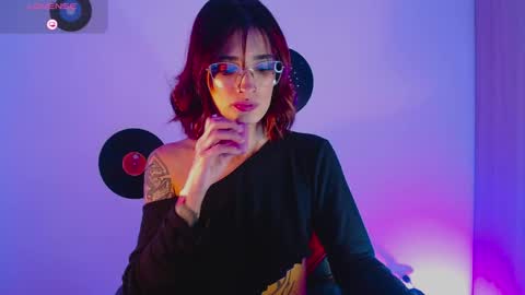 Snapshot of rot_wallace chatting on 10-21-25, 10:54 rot_wallace online show from 10-21-25, 10:54