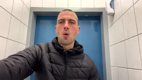 Snapshot of rotteei1 chatting on 11-26-25, 10:05 rotteei1 online show from 11-26-25, 10:05