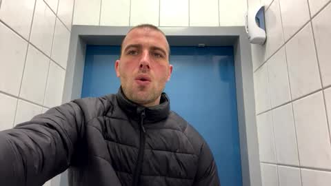 Snapshot of rotteei1 chatting on 11-27-25, 09:55 rotteei1 online show from 11-27-25, 09:55