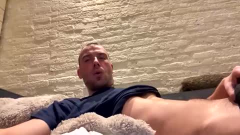 Snapshot of rotteei1 chatting on 11-28-25, 07:05 rotteei1 online show from 11-28-25, 07:05